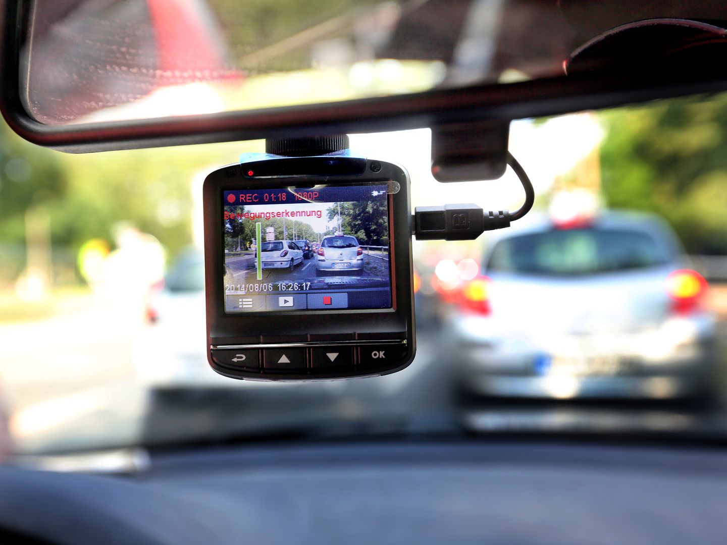 Dashcam im Auto: Die Späh-Kamera hinter der Frontscheibe