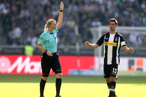 Schiedsrichterin Bibiana Steinhaus als "Hure" beschimpft: Nun schaltet sich der DFB ein