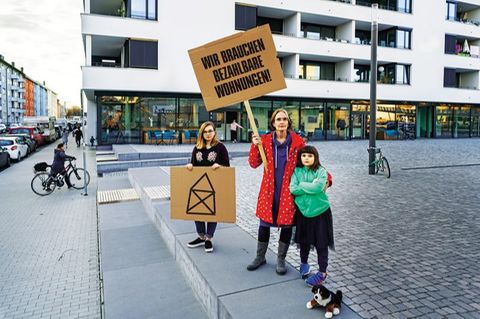 Christine Finke mit ihren Töchtern Pippilotta, 17, und Tosca, 9