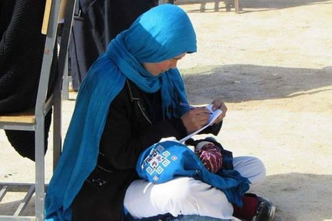 Afghanistan: Wie ein Still-Foto das Leben dieser jungen Mutter verändert