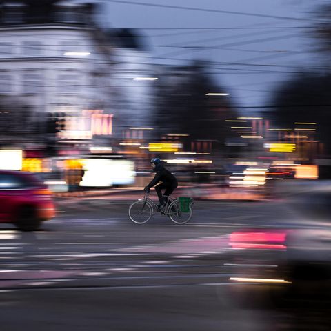 Radfahren auf der Straße st meist sicherer und immer schneller als auf dem Radweg.