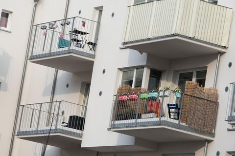 Blick auf die Balkone von Mietwohnung - Mieter werden auch von einer Reform der Grundsteuer betroffen sein