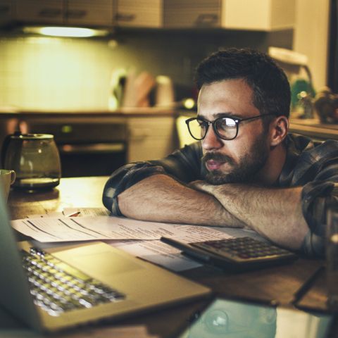 Wer zu Hause arbeitet, sollte die Arbeitszeiten im Blick behalten