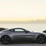 Der Aston Martin Vantage ist 4,47 Meter lang