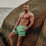 Philipp zeigt sein Sixpack bei "Bachelor in Paradise"