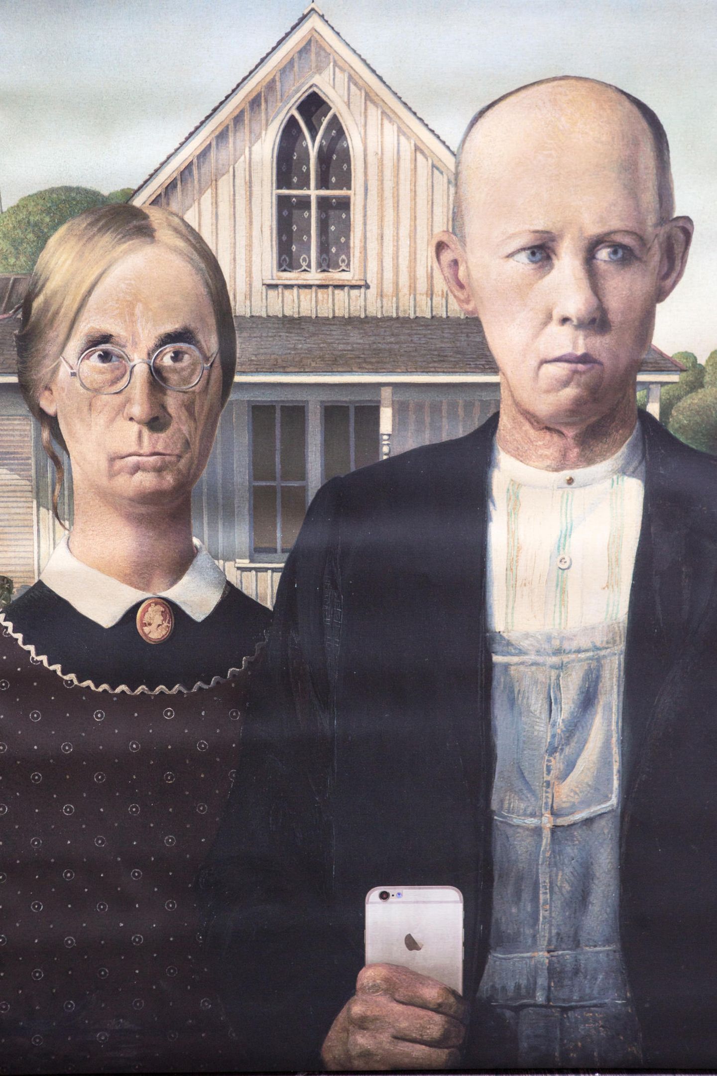 Das Bild ist dem Gemälde "American Gothic" von Grant Wood nachempfunden