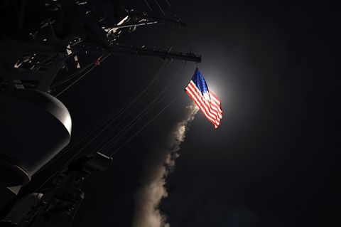 Der Zerstörer USS Porter (DDG 78) im Mittelmeer