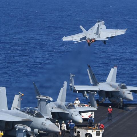 F18-Jets auf der USS Theodore Roosevelt