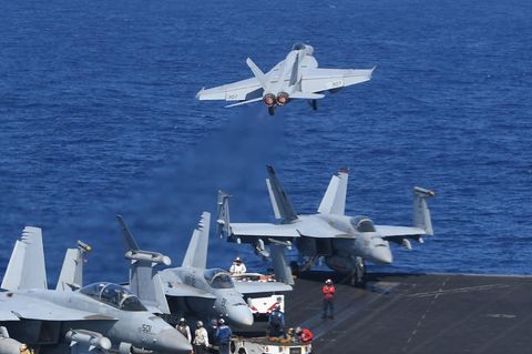 F18-Jets auf der USS Theodore Roosevelt