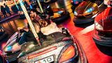 Er zählt zu einer Schaustellerfamilie, die seit sechs Generationen Kinderkarussells und Autoscooter betreibt