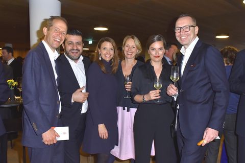 Können sich über zwei Auszeichnungen für den stern freuen: Gruner + Jahr-CPO Stephan Schäfer, Soheil Dastyari, CEO der Gruner + Jahr-Tochter Territory, Bettina Billerbeck, Chefredakteurin von "Schöner Wohnen", Andrea Gothe, Nadine Uhe und Gruner + Jahr-COO Oliver Radtke (v.l.n.r.)