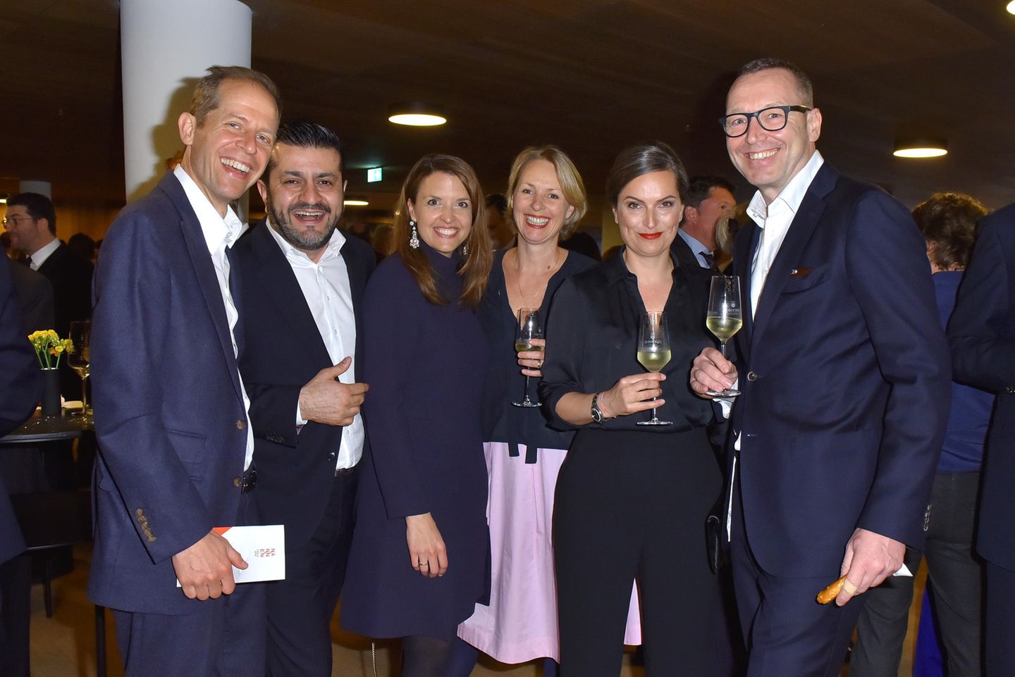 Können sich über zwei Auszeichnungen für den stern freuen: Gruner + Jahr-CPO Stephan Schäfer, Soheil Dastyari, CEO der Gruner + Jahr-Tochter Territory, Bettina Billerbeck, Chefredakteurin von "Schöner Wohnen", Andrea Gothe, Nadine Uhe und Gruner + Jahr-COO Oliver Radtke (v.l.n.r.)