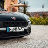 Der Skorpion prangt auf der Motorhaube