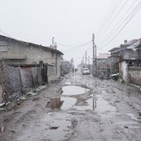 Die Bulgaren nennen es Schlamm-Ghetto. Vanyas Familie nennt es Zuhause.