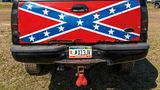 "Truck Balls" unter der Flagge der Südstaaten – was die wohl über das Gemächt des Fahrers aussagen sollen ...