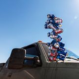 Manche Bierdose wird nach Leerung kreativ genutzt. Selbstverständlich konsumiert man hier am liebsten einheimische Marken und gern in der Light-Version, mit weniger Kalorien und Alkohol