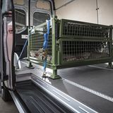 Die Ladung im Mercedes Sprinter läßt sich sicher festzurren
