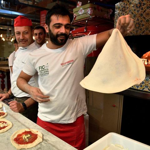In der Pizza-Werktstatt von Bolognas Lebensmittelpark Fico