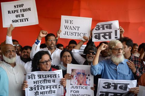 Indien: Die Menschen protestieren gegen die Gräueltaten gegen Frauen und fordern Gerechtigkeit