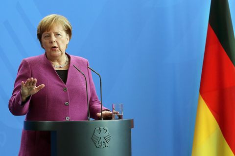 Bundeskanzlerin Angela Merkel mit abwehrender Haltung - kein Militäreinsatz in Syrien