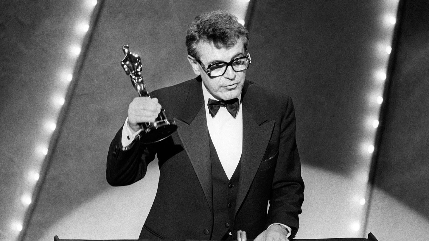 egisseur Milos Forman bekommt den Oscar für seinen Film "Amadeus"