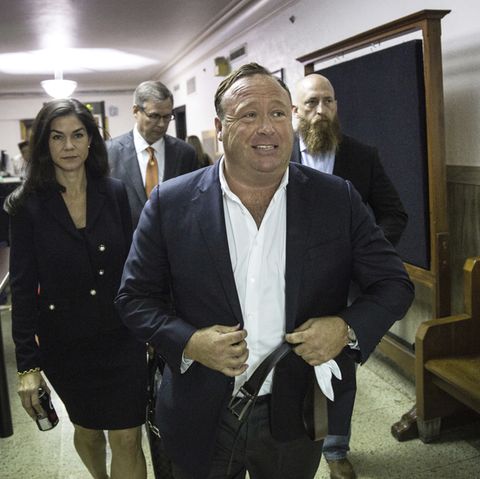 Moderator Alex Jones attackierte US-Präsident Donald Trump
