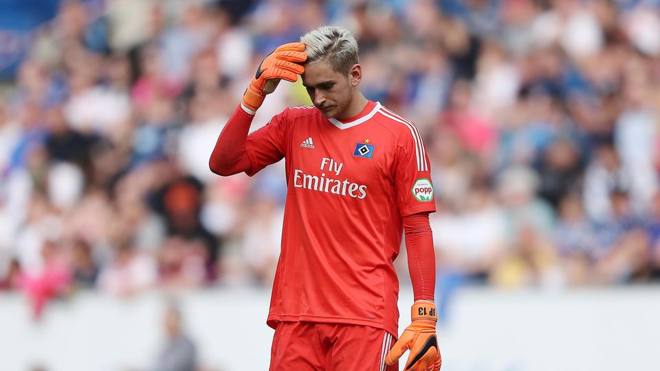 Fußball-Budnesliga:HSV taumelt weiter Richtung zweite Liga - Kovac erleidet mit Frankfurt Rückschlag Fußball-Bundesliga-Spieler Julian Pollersbeck vom HSV