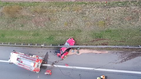 Der Fahrer des Ferraris wurde im Fahrzeugwrack eingequetscht