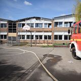 An dem Gebäude entstand ein Schaden in Millionenhöhe. Die Polizei erhofft sich nun Hinweise aus der Bevölkerung. Personen, die etwas Auffälliges gesehen haben, sollen sich an die zuständige Polizeidienststelle wenden. (Telefonnummer 02241-541-3521)