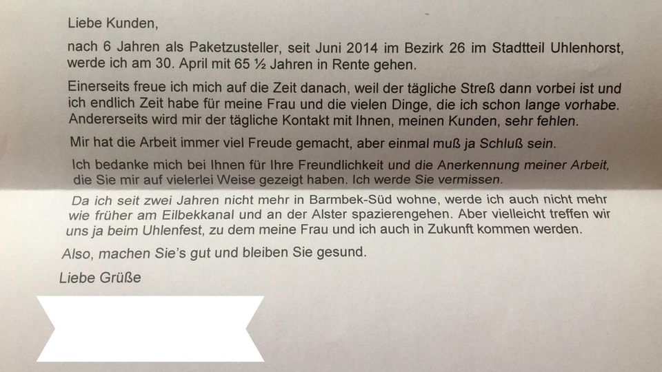 Ein Foto zeigt den Abschiedsbrief eines DHL-Boten, der in Rente geht. Ein weißes DinA4-Blatt, rechts oben ein Foto