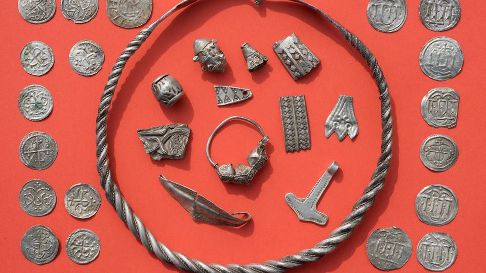 Archäologen entdecken auf Rügen einen Silberschatz von "herausragender Bedeutung", vor allem für Dänemark