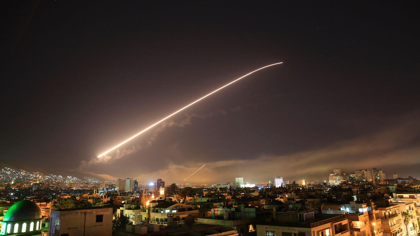 Internationale Pressestimmen zu Syrien-Konflikt: "Der Luftschlag war vor allem auch ein Symbol der Hilflosigkeit"