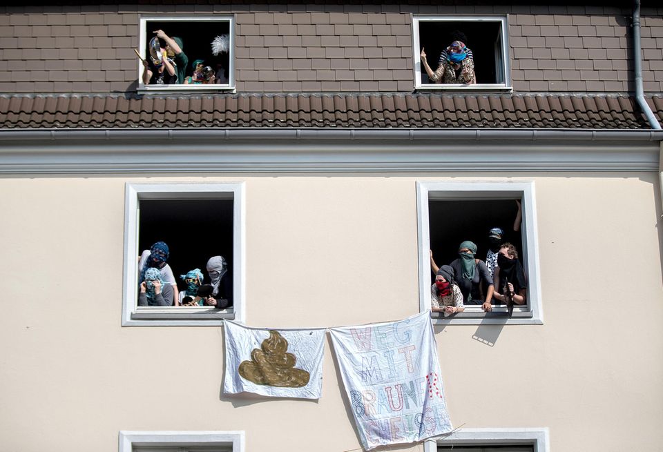 Dortmund Anwohner protestieren in Dortmund gegen rechts