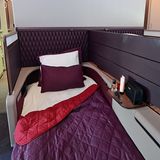 Platz 8: Qatar Airways  Die Airline mit ihrem Drehkreuz in Doha hat nur in Flugzeugen vom Typ Airbus A80 eine First. Die jeweils acht Sitzplätze sind im vorderen Teil des Oberdecks untergebracht, wie hier Sitz 2E.