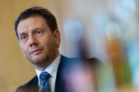 Sachsens Ministerpräsident kritisiert neuen Feiertag im Norden: Porträt Michael Kretschmer