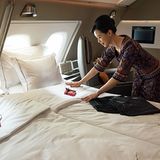 Platz 5: Singapore Airlines  Neue Maßstäbe setzt die Airline aus Singapure mit der jüngster Version der First Class im Upper Deck des Airbus A380: Die Anzahl der Suiten wurde von zwölf auf sechs Suiten reduziert, aber der Platz auf 4,6 Qudratmeter vergrößert.