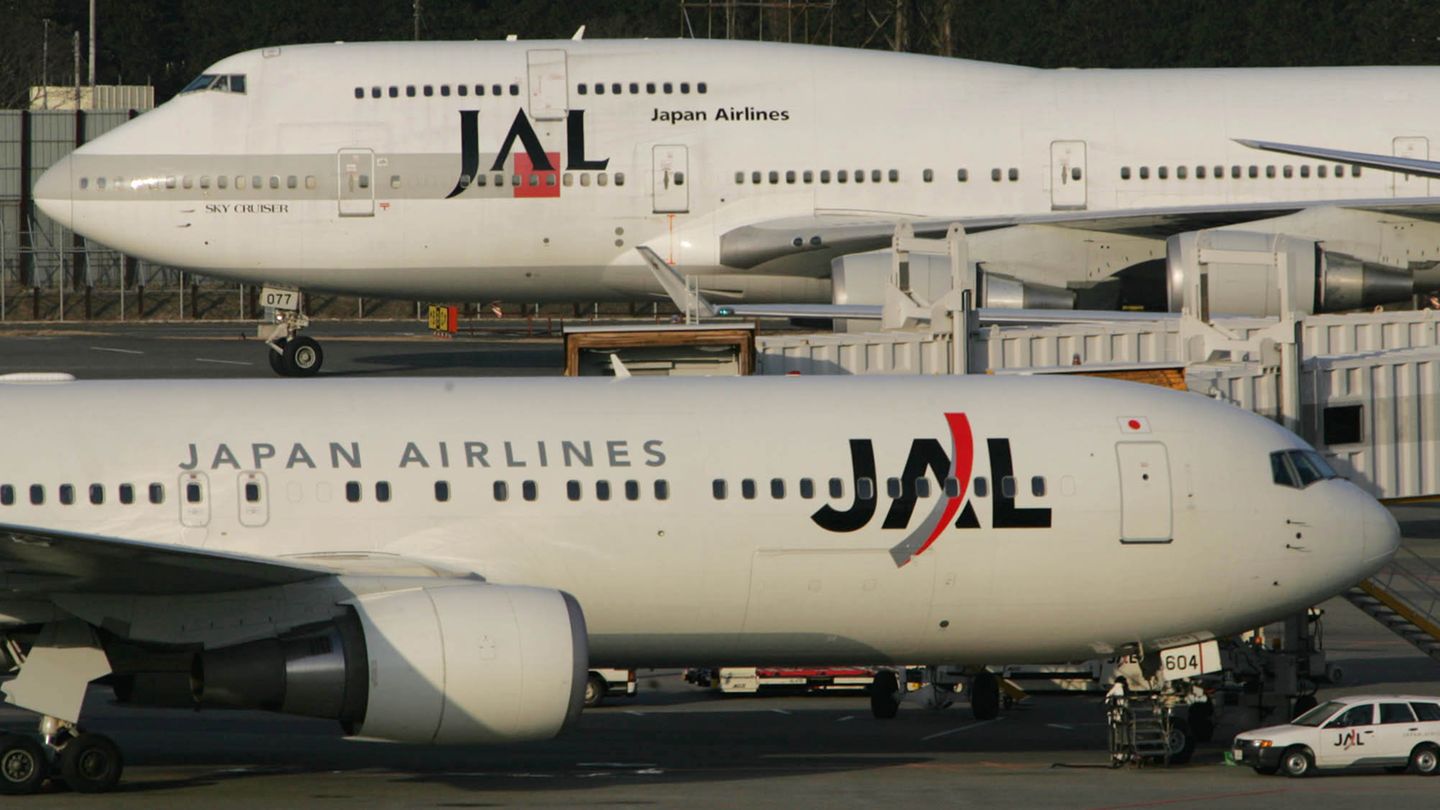 Platz 9: Japan Airlines  In einem Teil der Langstreckenmaschinen wie der Boeing 777 und der Boeing 777 fliegt JAL weiterhin mit einer First Class.