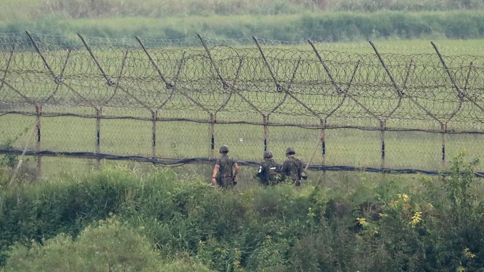 Südkoreanische Soldaten patrouillieren an der Grenze zu Nordkorea