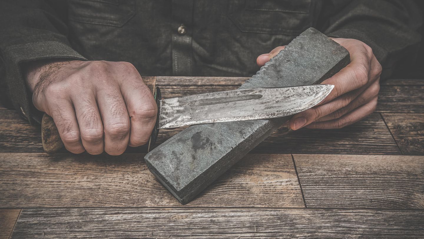Messer  Ohne ein scharfes Messer geht nichts in der Küche. Legen Sie sich deshalb lieber ein hochwertiges zu. Und am besten gleich zwei davon.