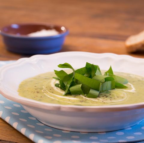 Unterschätztes Wildgemüse: Diese Bärlauch-Suppe ist genau das Richtige im Frühling