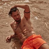 Bauer sucht Frau: Nachdem es mit Bachelorette Jessica Paszka nicht geklappt hat, hofft Model Michi Bauer sich nun bei "Bachelor in Paradise" zu verlieben. "Die Mädels werden mit mir auf jeden Fall eine Menge Spaß haben. Mit mir kann man Pferde stehlen", sagt der 27-Jährige.