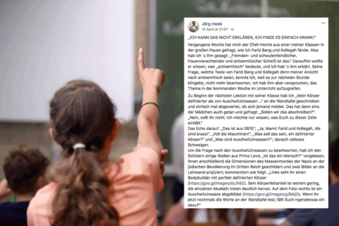 Eine Schülerin meldet sich im Klassenzimmer
