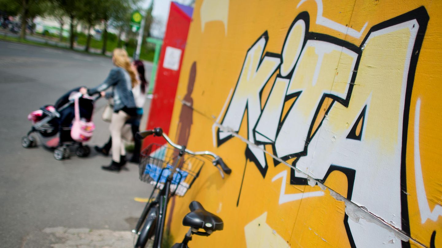 "Kita"-Graffiti an einer Wand