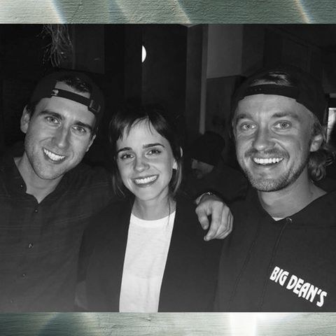 #hogwartsalumni: "Harry Potter"-Reunion: Erkennt ihr, wer hier neben Emma Watson posiert?
