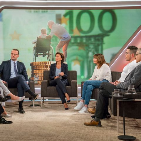 Die Gäste (u.a. Jens Spahn) und Moderatorin der ARD-Sendung "Maischberger" zum Thema "Pflege"