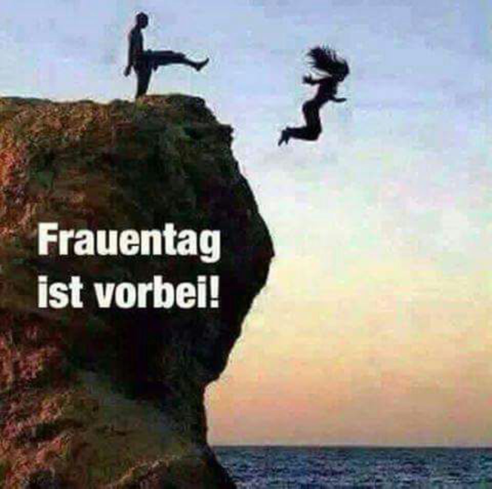 Rechtes Gedankengut: 9. 3. 18, 22.36 Uhr: Hier kommt an, was Machos lustig finden. Ein anderes Bild zeigt eine Frau, die einen Männerfuß küsst. Darunter steht: "Alltag kehrt wieder ein ..." 9. 3. 18, 22.36 Uhr: Hier kommt an, was Machos lustig finden. Ein anderes Bild zeigt eine Frau, die einen Männerfuß küsst. Darunter steht: "Alltag kehrt wieder ein ..."