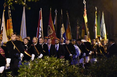 Eine Parade der Allgemeinen Burschenschaft in Thüringen (Symbolbild) Einige sollen Flüchtlinge attackiert haben