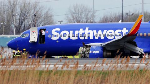 Die Boeing 737-700 von Southwest Airlines: nach der Notlandung in Philadelphia.
