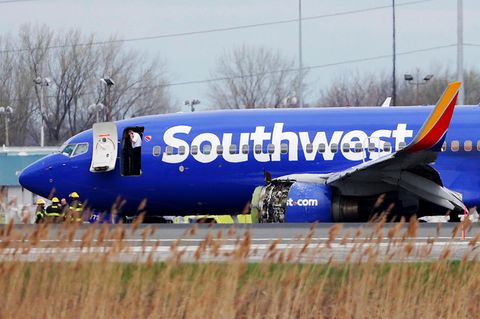 Die Boeing 737-700 von Southwest Airlines: nach der Notlandung in Philadelphia.
