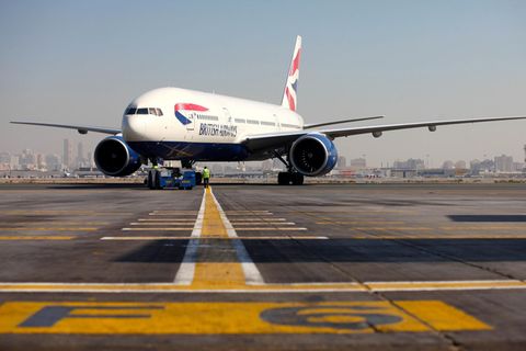 Die Boeing 777 der British Airways hob mit mehr als zweistündiger Verspätung doch noch ab und flog sicher von London-Gatwick nach Mauritius.
